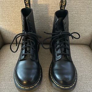 Dr. Martens 1460 Smooth Leather Lace Up Boots - Smooth Black Leather
